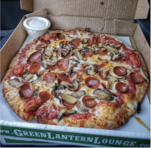@munchiesinthemitten Green Lantern Pizza